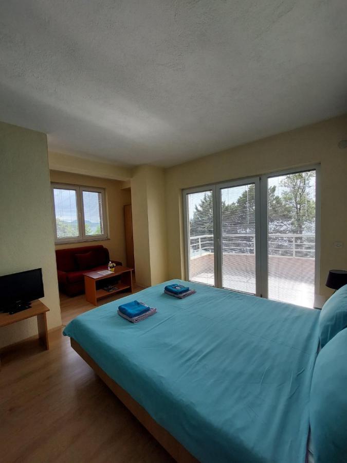Ps Apartments - Peshtani Peštani Eksteriør billede
