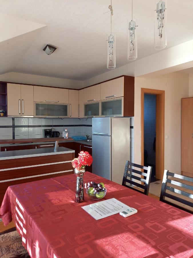 Ps Apartments - Peshtani Peštani Eksteriør billede