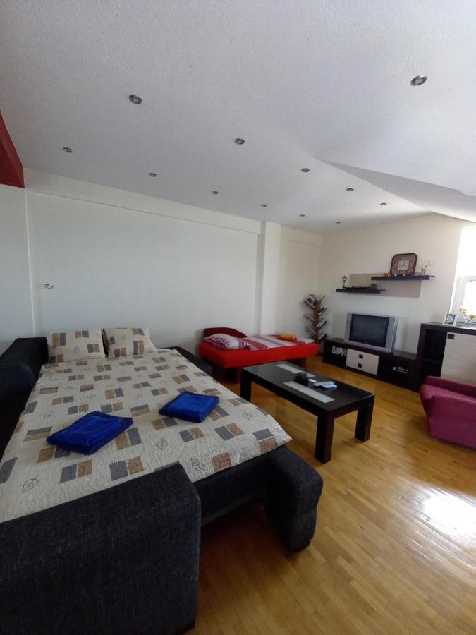 Ps Apartments - Peshtani Peštani Eksteriør billede