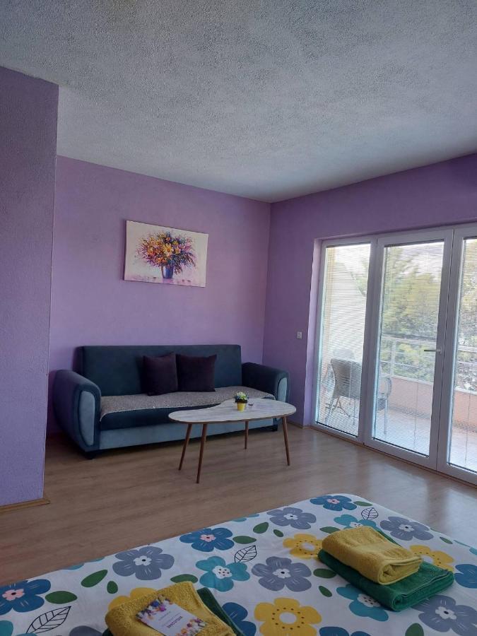 Ps Apartments - Peshtani Peštani Eksteriør billede