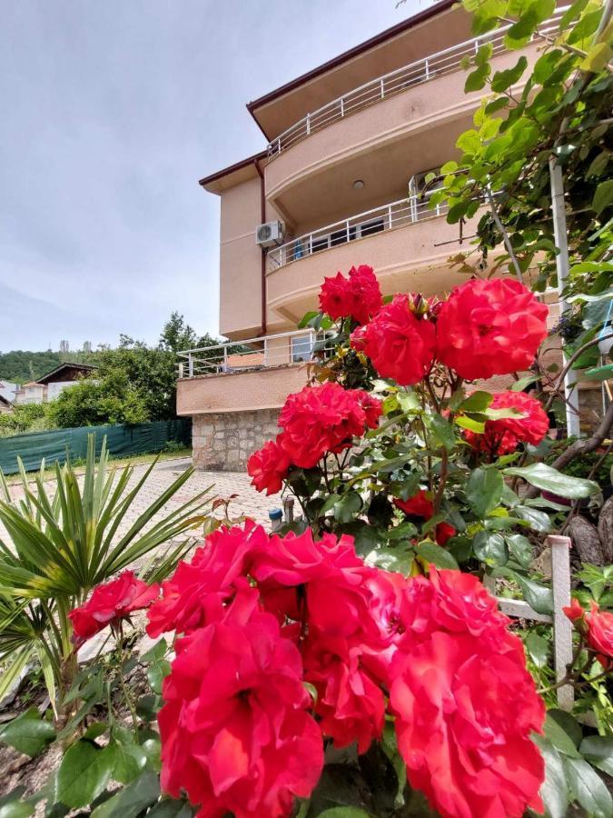 Ps Apartments - Peshtani Peštani Eksteriør billede